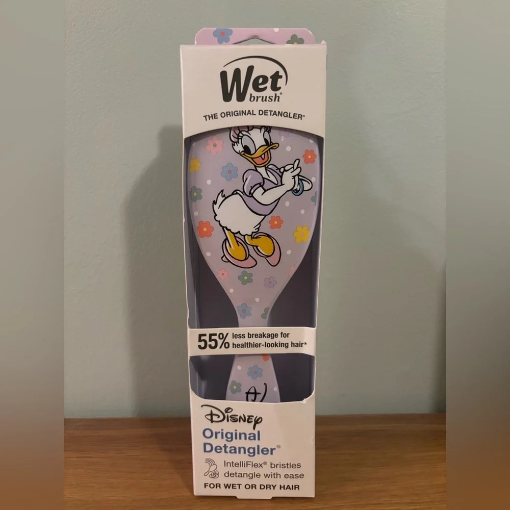 Disney Wet Brush Original Detangler featuring a Disney Daisy Duck design New